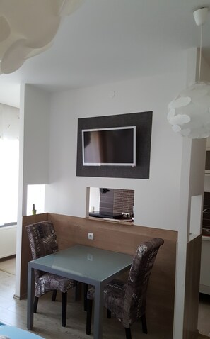 开间 (+ cleaning fee 10 EUR per Person) | 客房服务设施