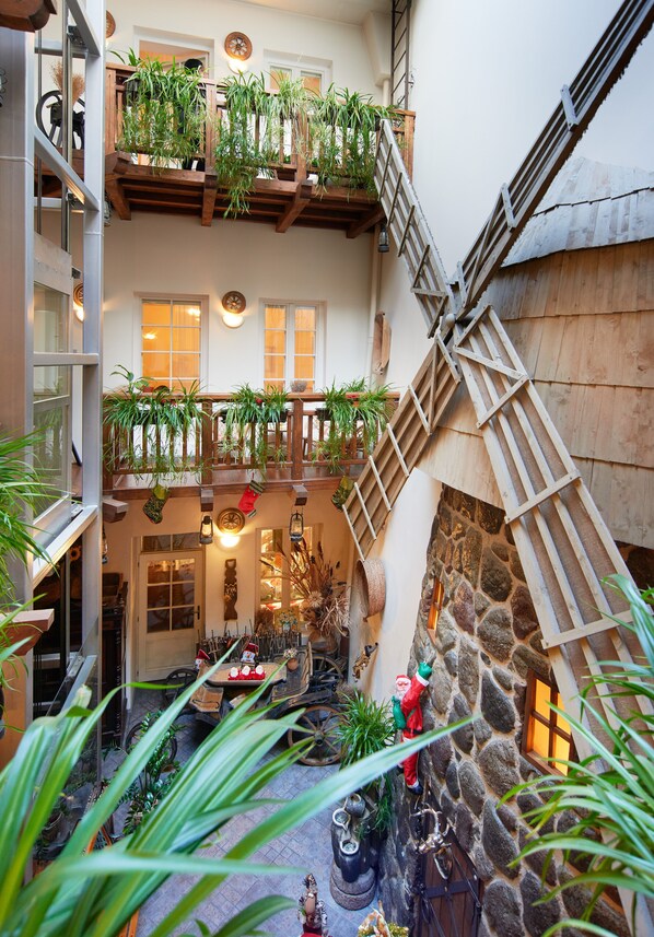 Superior Double Room | Courtyard view - Angel Town Hall Apartments (Vilnius)