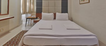 Elphinstone Hotel