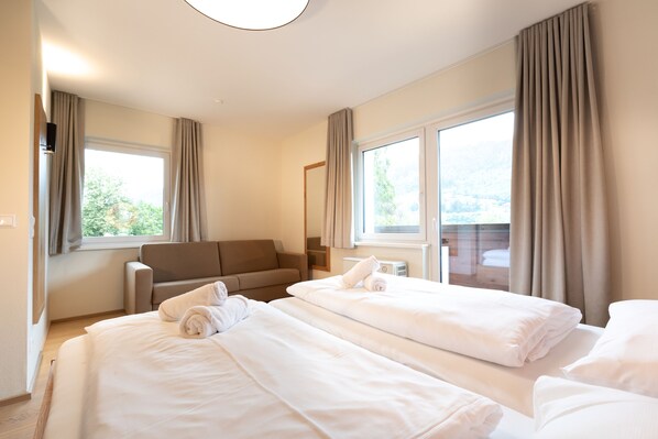 Family Apartment, 1 Bedroom, Balcony, Mountainside