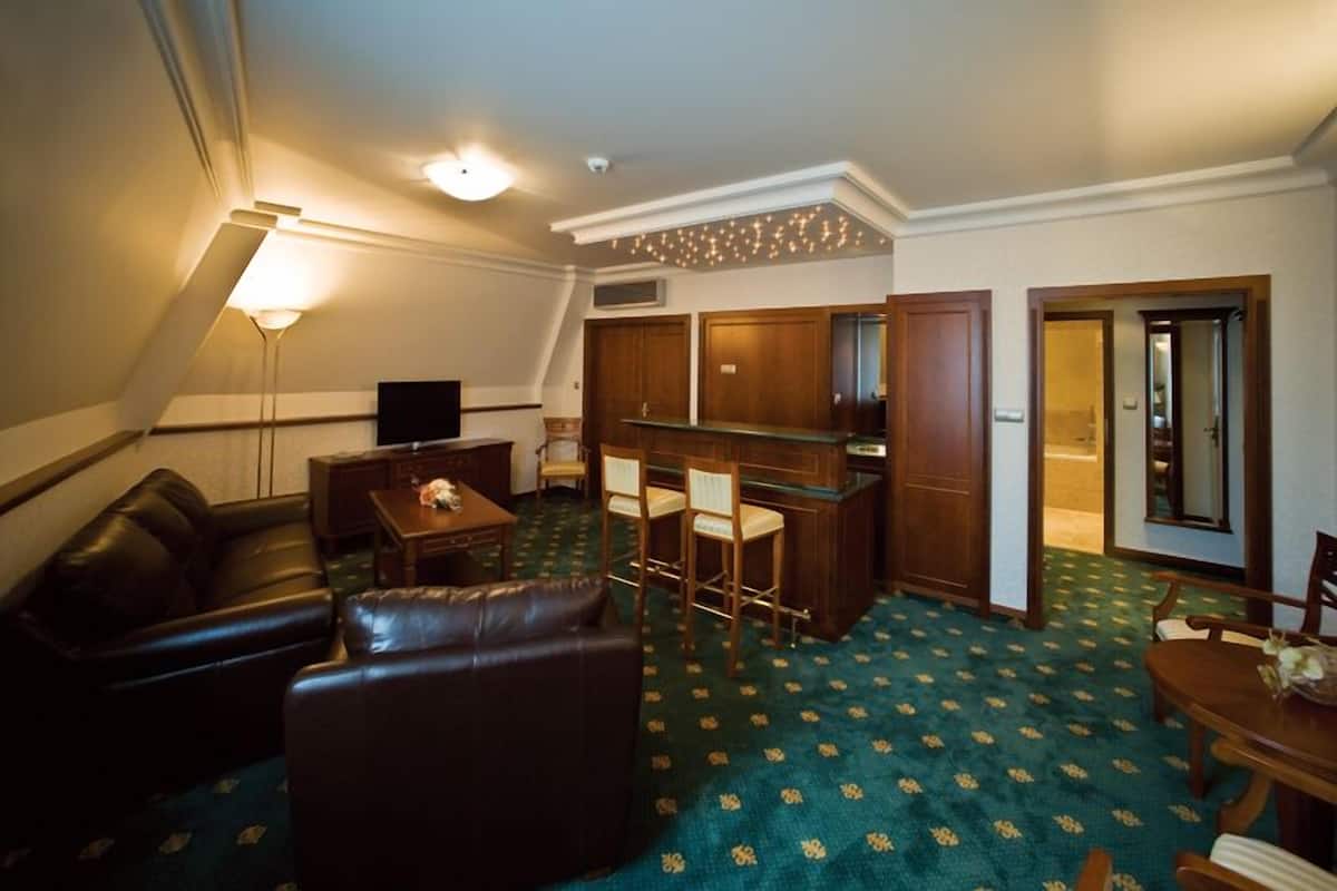 Junior Apartment