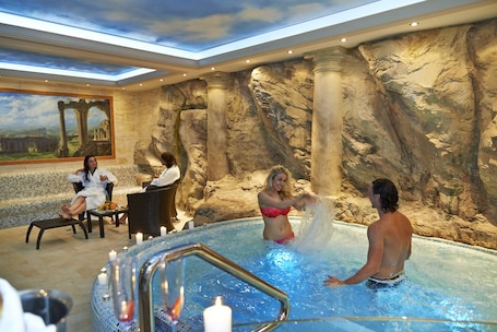 Indoor spa tub. Hotel Štefánik