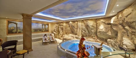 Indoor spa tub