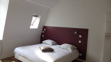 Family Studio | 2 bedrooms, premium bedding, soundproofing, iron/ironing board