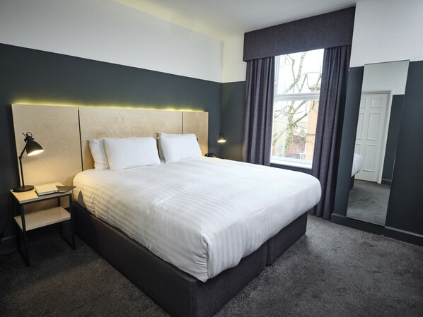 Caja de seguridad en la habitación y escritorio 