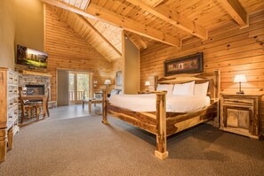 舒適小屋, 1 間臥室, 山間 (C 50R,Pet Friendly,May hear neighbors) | 獨特裝潢、布置獨特、遮光布/窗簾、熨斗/熨衣板