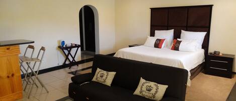 Desk, iron/ironing board, WiFi