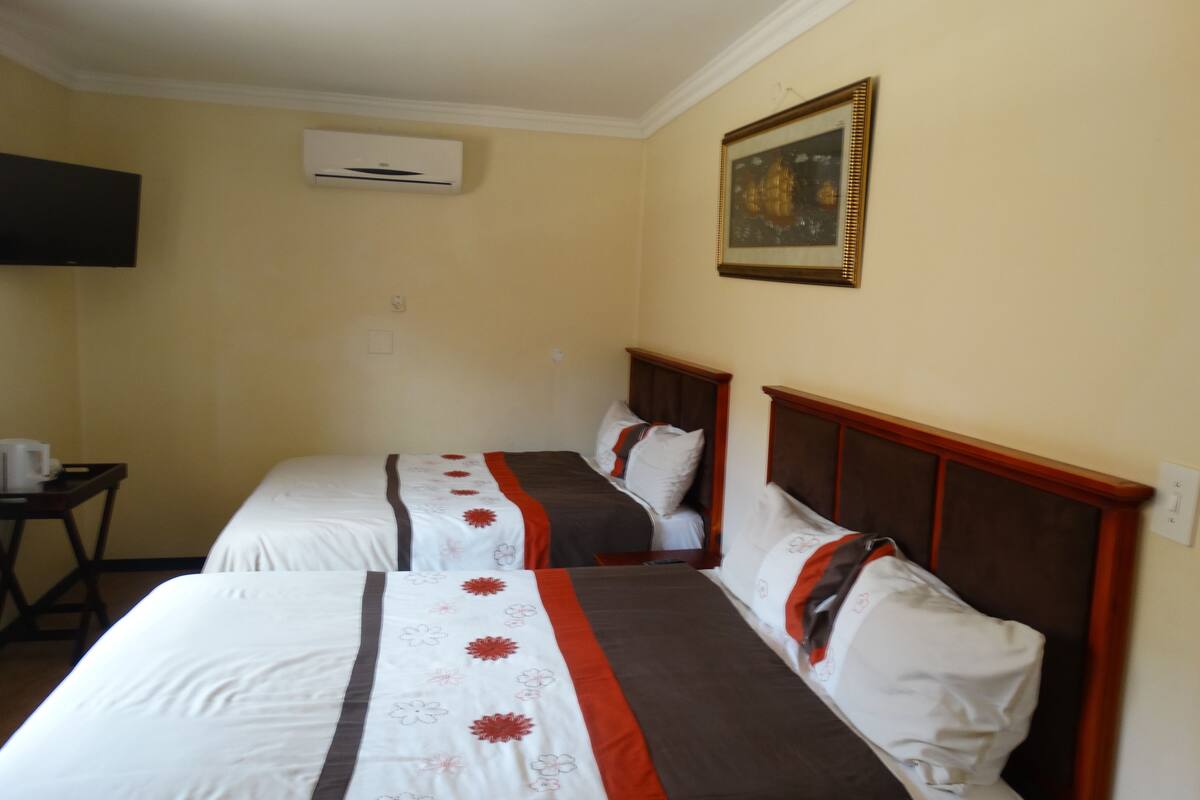 En-suite Double Room - 2 Double Beds | Desk, iron/ironing board (on request), WiFi (surcharge)