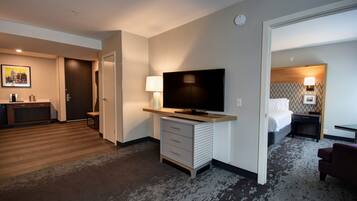 Desk, blackout drapes, iron/ironing board, free WiFi