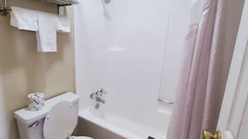 Comfort Room, 2 Queen Beds, Non Smoking | Bathroom | Combined shower/bathtub, towels