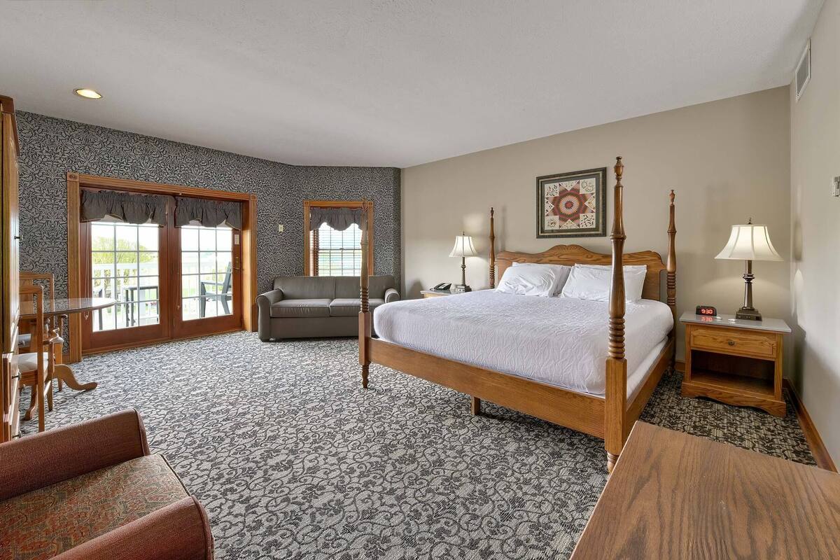 classic room | premium bedding, in-room safe, desk, iron/ironing board