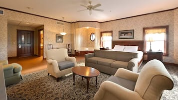 Ropa de cama de alta calidad y caja de seguridad en la habitación