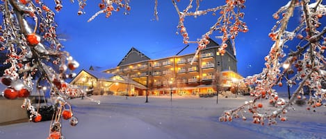 Front of property - evening/night