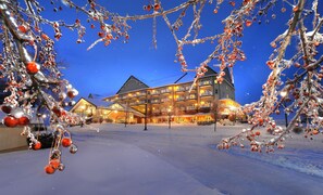 Fassade der Unterkunft – Abend/Nacht