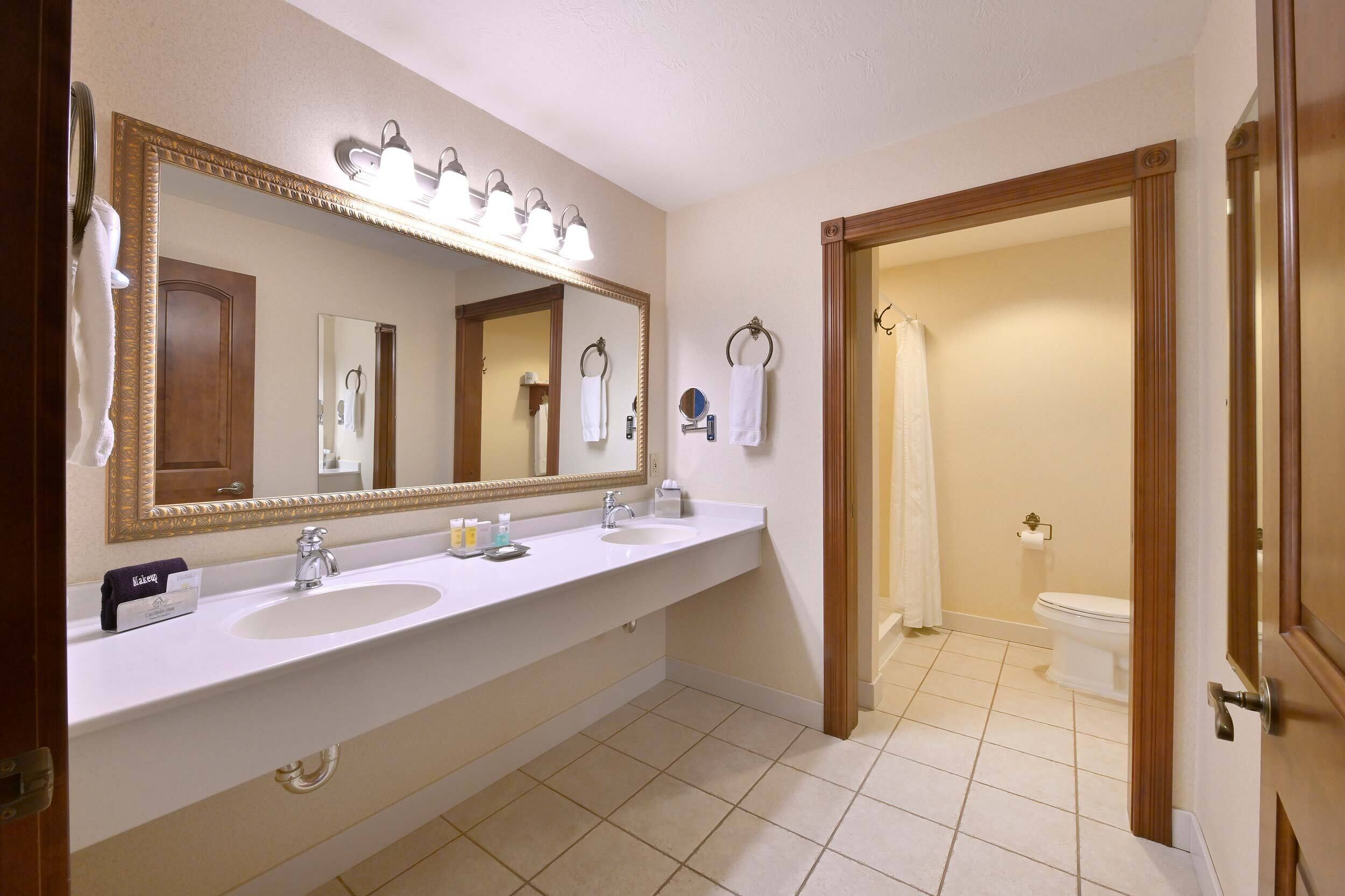 executive suite | bathroom | free toiletries, hair dryer, towels