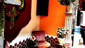 Interior - Hotel Gran Plaza Euromaya (Antigua Guatemala)