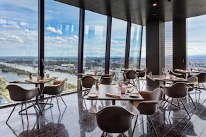 2 restaurants, breakfast, dinner served; Mediterranean cuisine