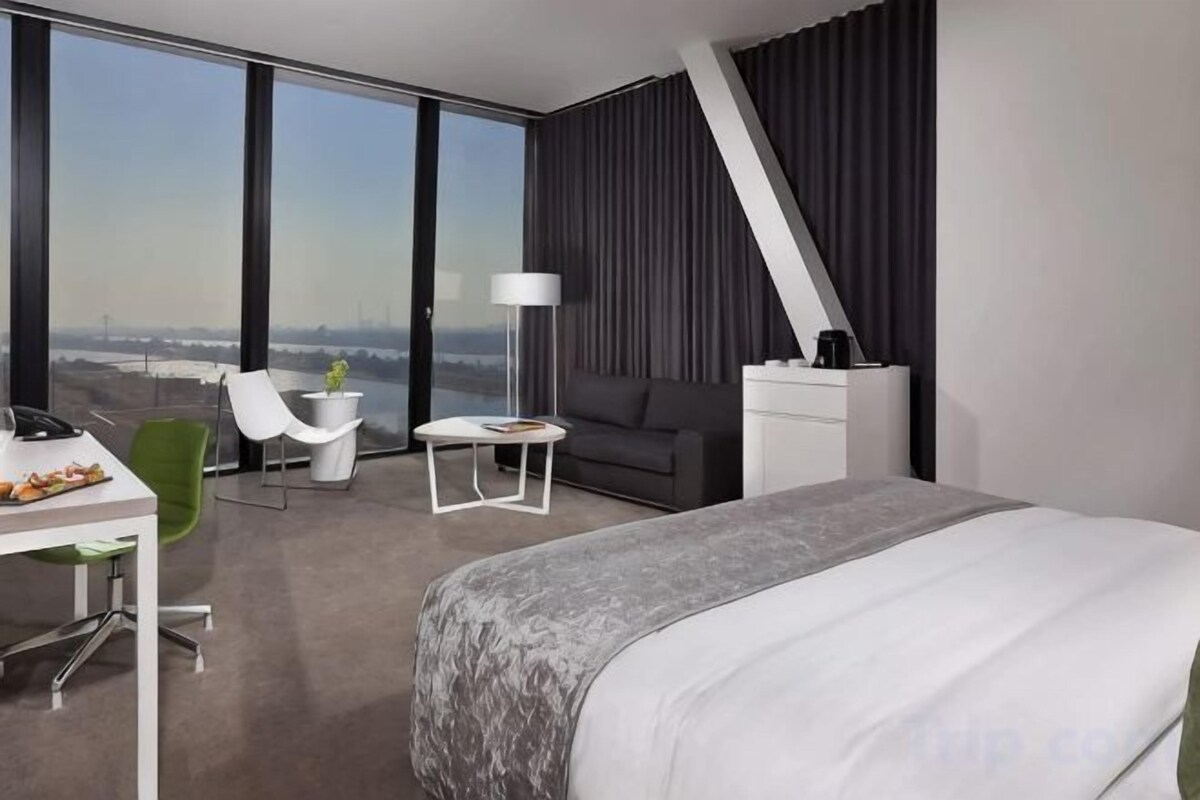 The Level Premium Room