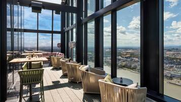 2 restaurants, breakfast, dinner served; Mediterranean cuisine