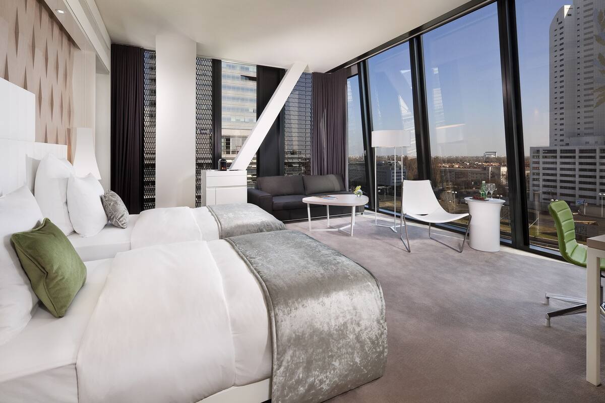 Premium bedding, in-room safe, desk, blackout drapes