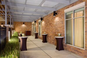 Terrace/patio - Hyatt Place Houston / The Woodlands (The Woodlands)