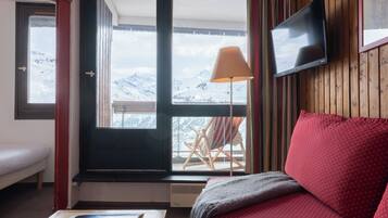 Appartement 5 personnes - 1 chambre | Living area | TV, table tennis, books