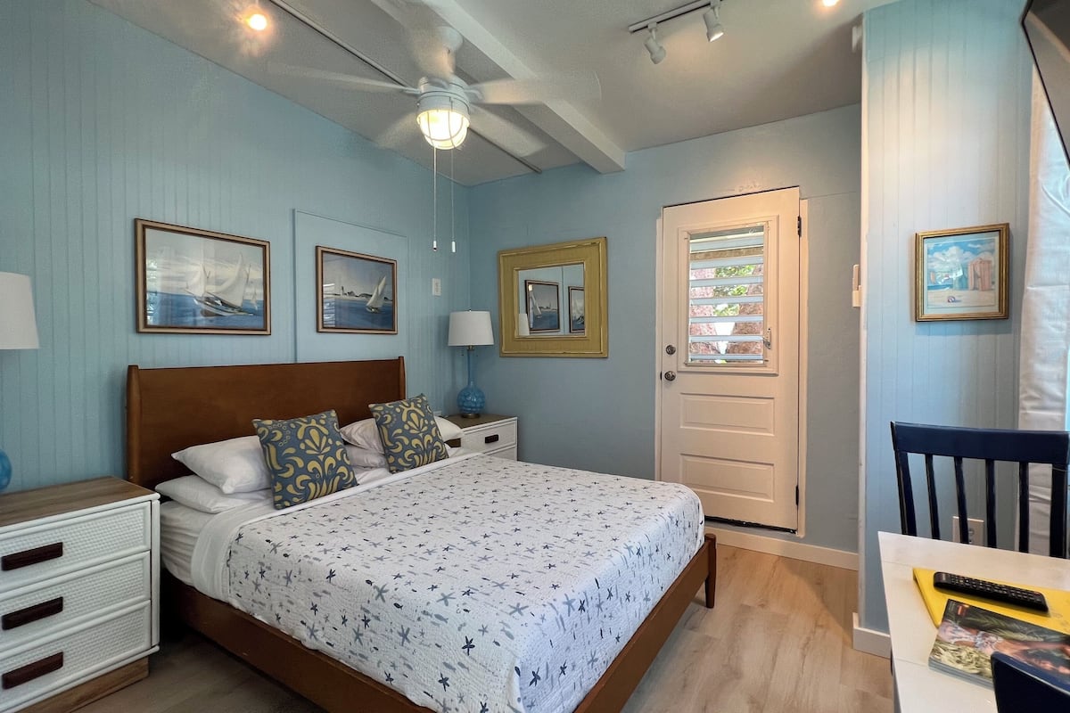1 bedroom, in-room safe, iron/ironing board, free WiFi