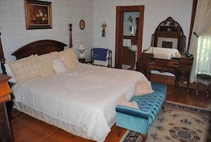 Classic Room, 1 King Bed, Fireplace (The Iris Room) | Rollaway beds, free WiFi