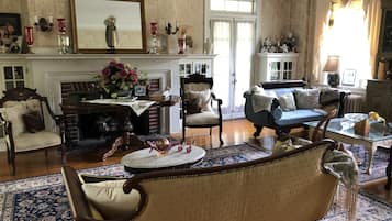 13-inch LED TV with satellite channels, TV