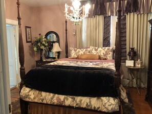 Superior Double Room, Ensuite (Lauren) | Individually decorated, individually furnished, iron/ironing board - Angie's B&B (Wilmington)