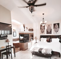 Premium bedding, in-room safe, desk, laptop workspace