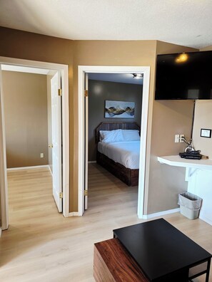 Family Apartment, 2 Bedrooms, Kitchen | Iron/ironing board, free WiFi, bed sheets