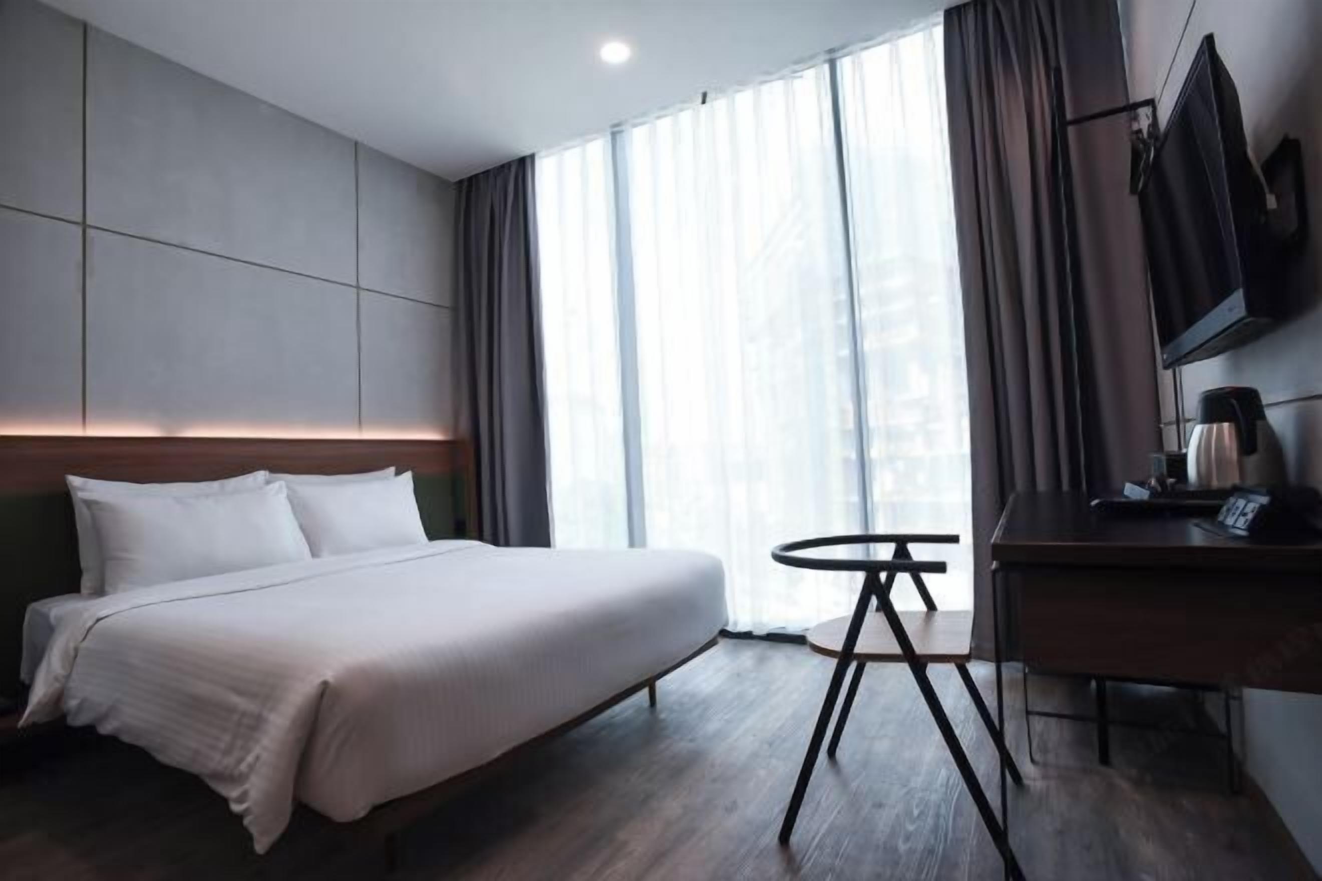 Desk, iron/ironing board, free WiFi, bed sheets