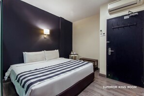 Superior King Room | Desk, iron/ironing board, free WiFi, bed sheets