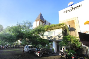 Free self-parking