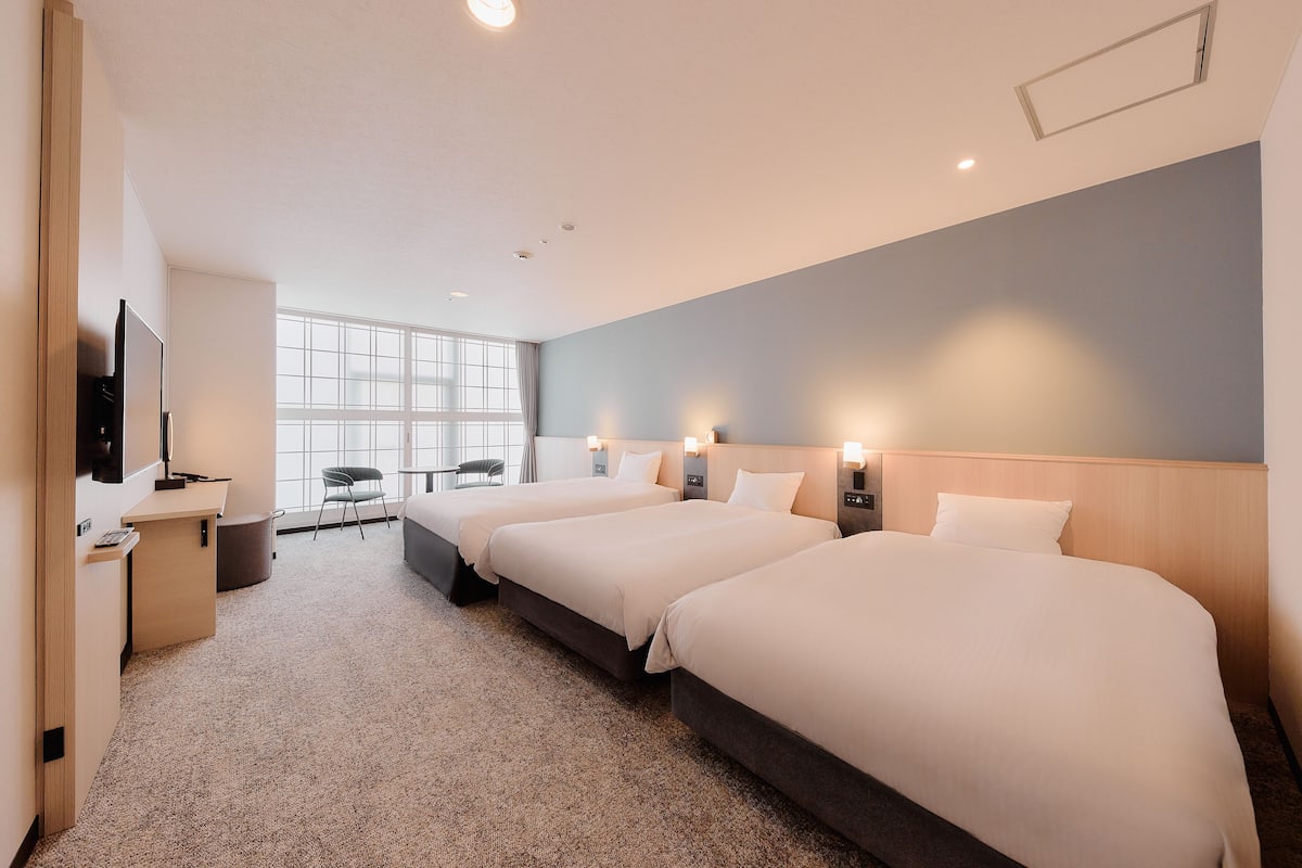 基础双床房, 无烟房 (Large Twin, 39sqm) | 高档床上用品、羽绒被、办公桌、笔记本电脑工作区