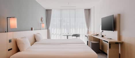 أغطية فراش متميزة وألحفة محشوة بالريش ومكتب ومساحة عمل للكمبيوتر المحمول