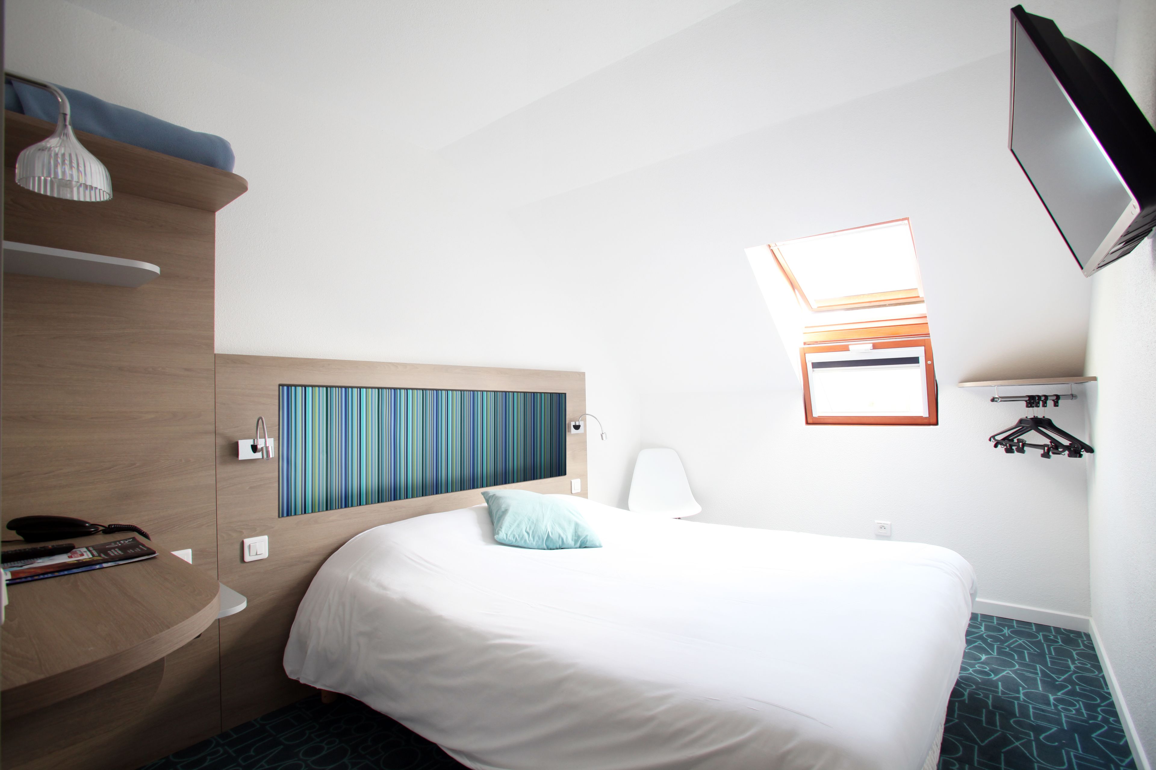 standard room | desk, blackout curtains, iron/ironing board, free cots/infant beds