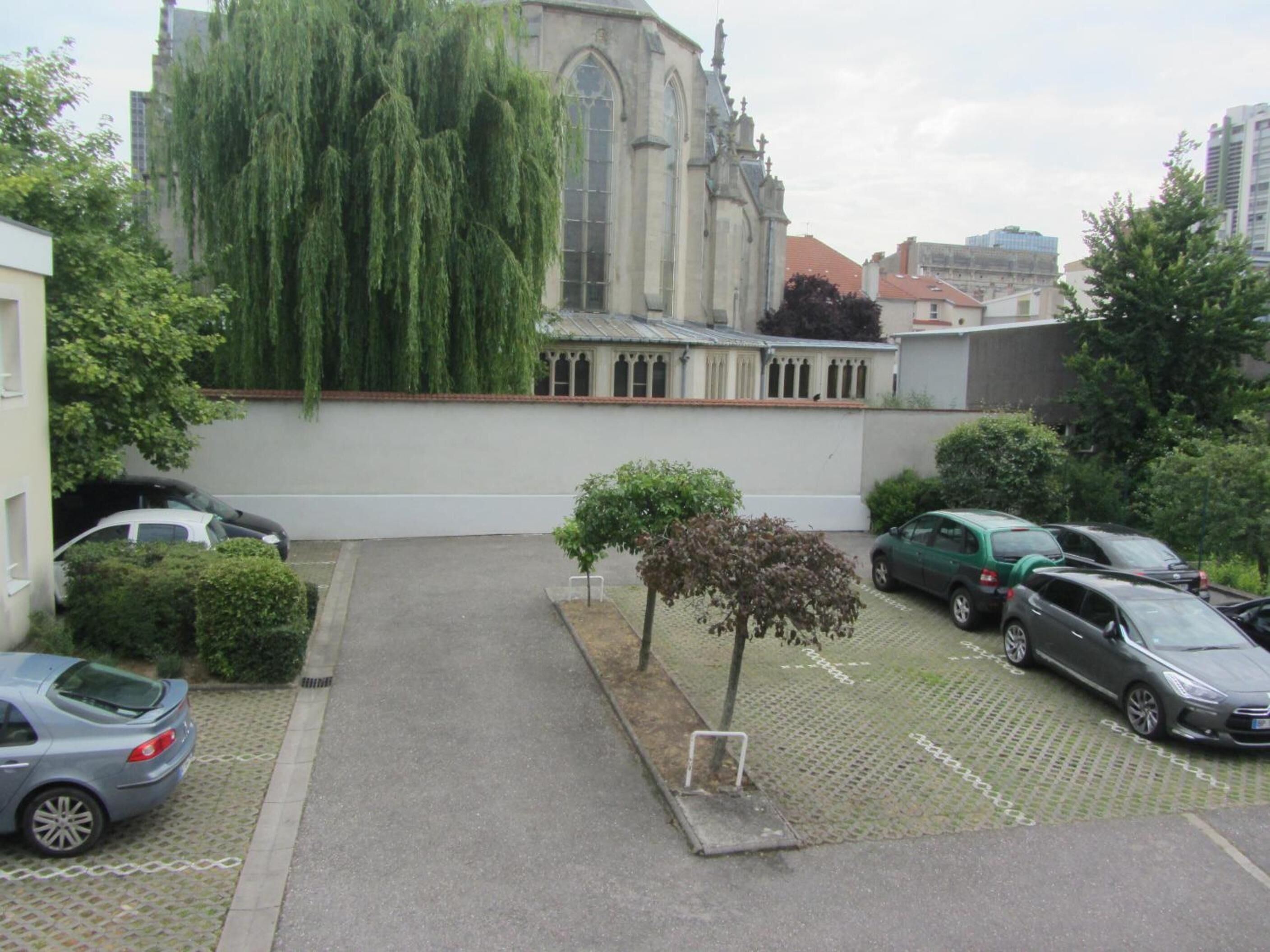 self-parking (surcharge) 8 per night