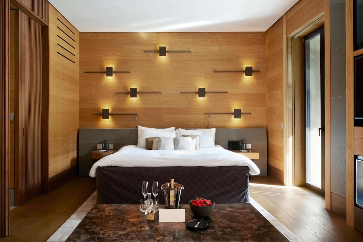 Furka View Deluxe Room | Bộ đồ giường cao cấp, chăn bông, nệm có lớp đệm bông 