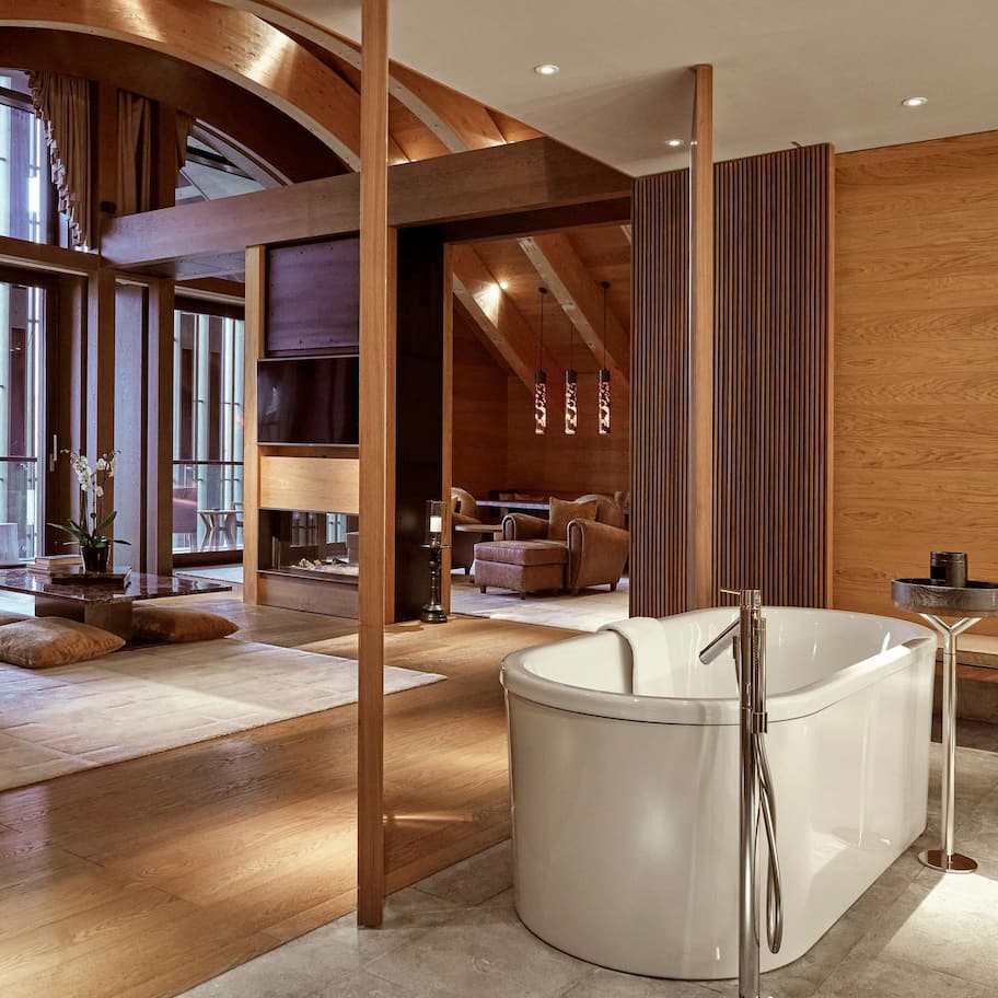 Suite (Gemsstock) | Bathroom | Separate tub and shower, deep soaking tub, rainfall showerhead