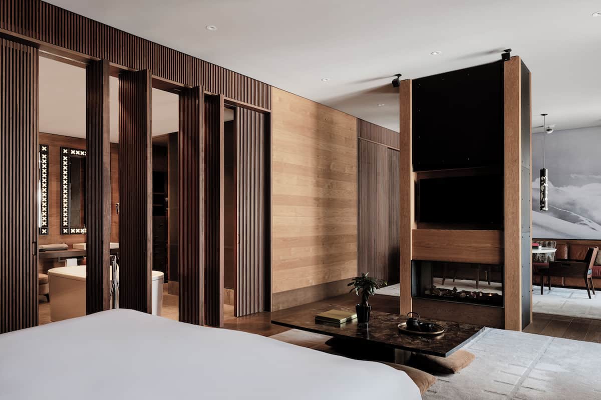 Alpine Junior Suite | Bộ đồ giường cao cấp, chăn bông, nệm có lớp đệm bông 