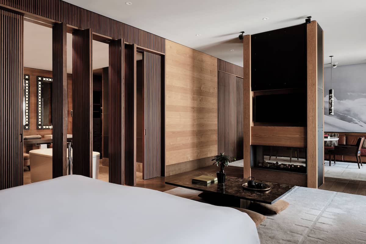 Suíte luxo (Junior) | Roupas de cama premium, edredons de pluma, camas com colchões pillow-top