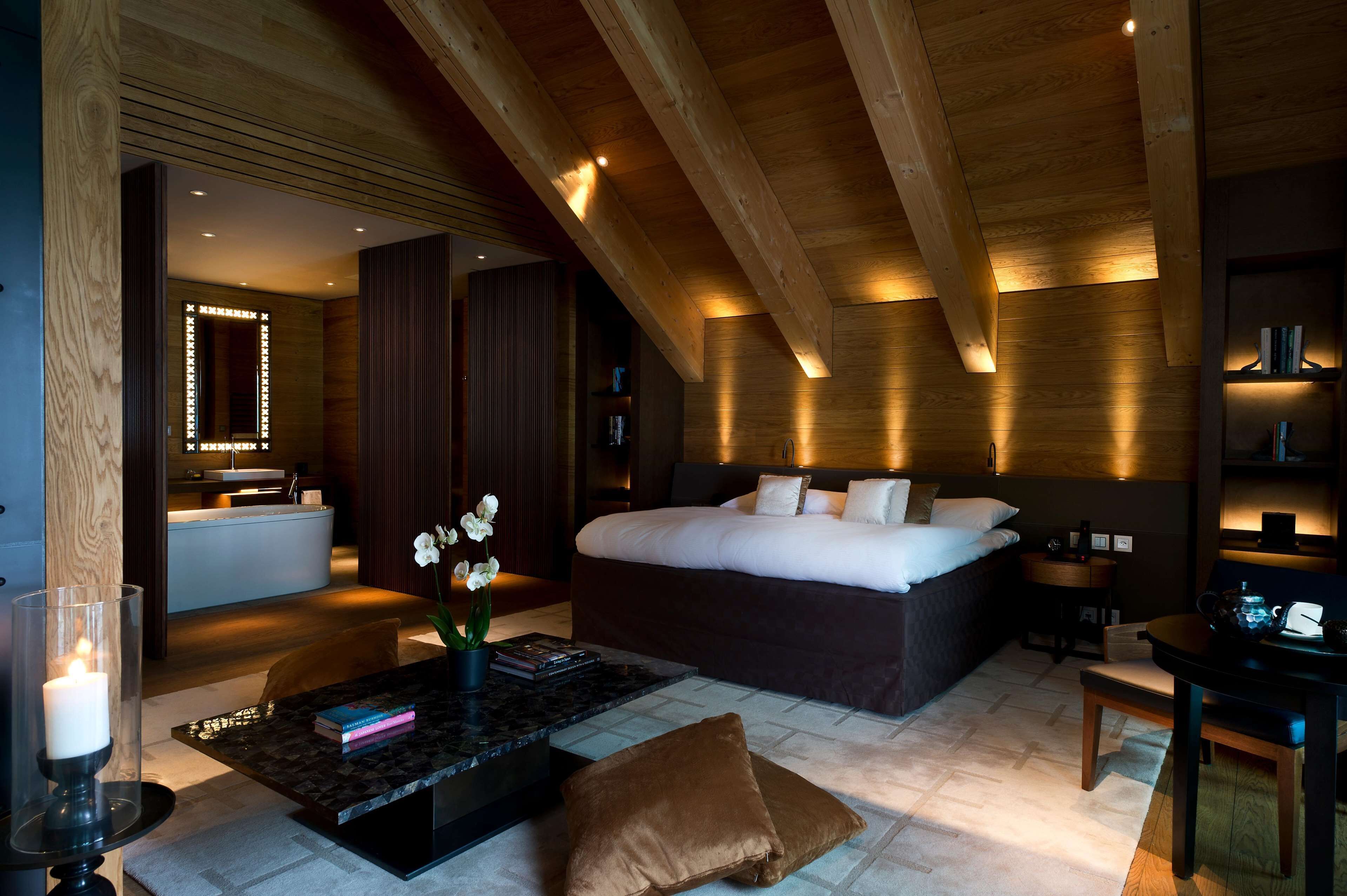 suite (gemsstock) | premium bedding, down duvets, pillow-top beds, free minibar items