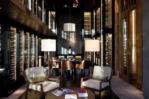 Library - The Chedi Andermatt (Andermatt)