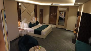 Presidential Suite with Airport Drop | 1 bedroom, premium bedding, in-room safe, desk