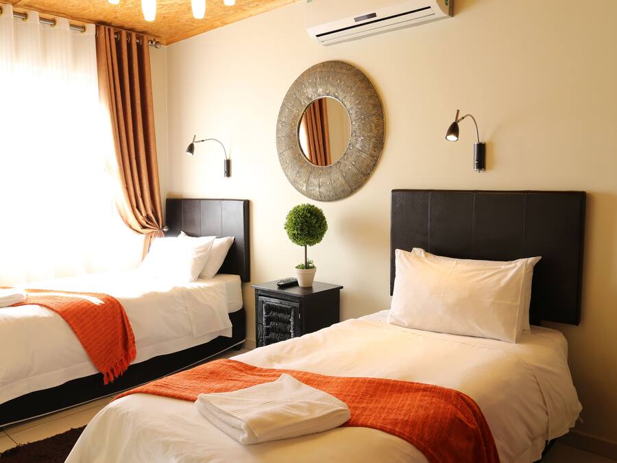 Tabla de planchar con plancha y wifi