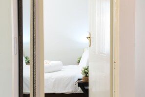 Self-Catering Luxury Apartment  | Iron/ironing board, WiFi - Tilla's Guesthouse (Windhoek)