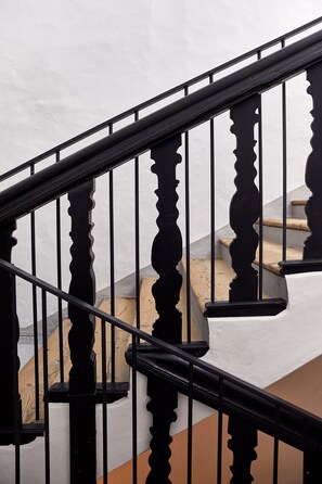 60-cm LCD TV with satellite channels, TV, first-run films