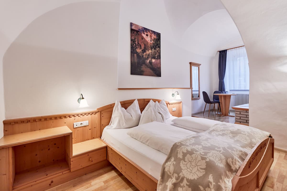 Economy Double Room | In-room safe, desk, blackout drapes, free WiFi